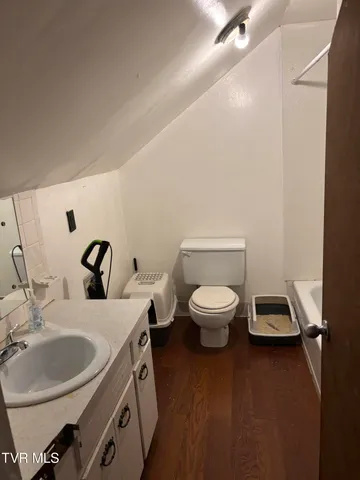 $239,900 | 2504 Elizabethton Highway, Johnson City, TN 37601