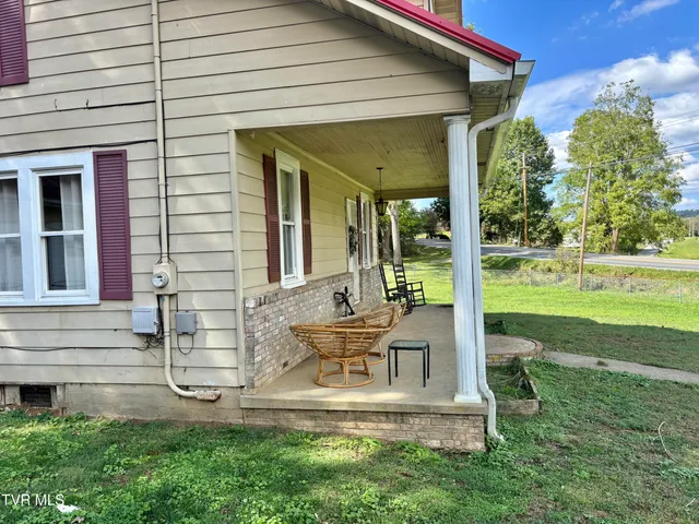 $239,900 | 2504 Elizabethton Highway, Johnson City, TN 37601