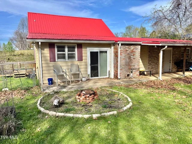 $239,900 | 2504 Elizabethton Highway, Johnson City, TN 37601