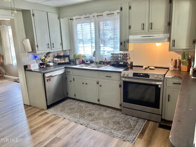 $239,900 | 2504 Elizabethton Highway, Johnson City, TN 37601