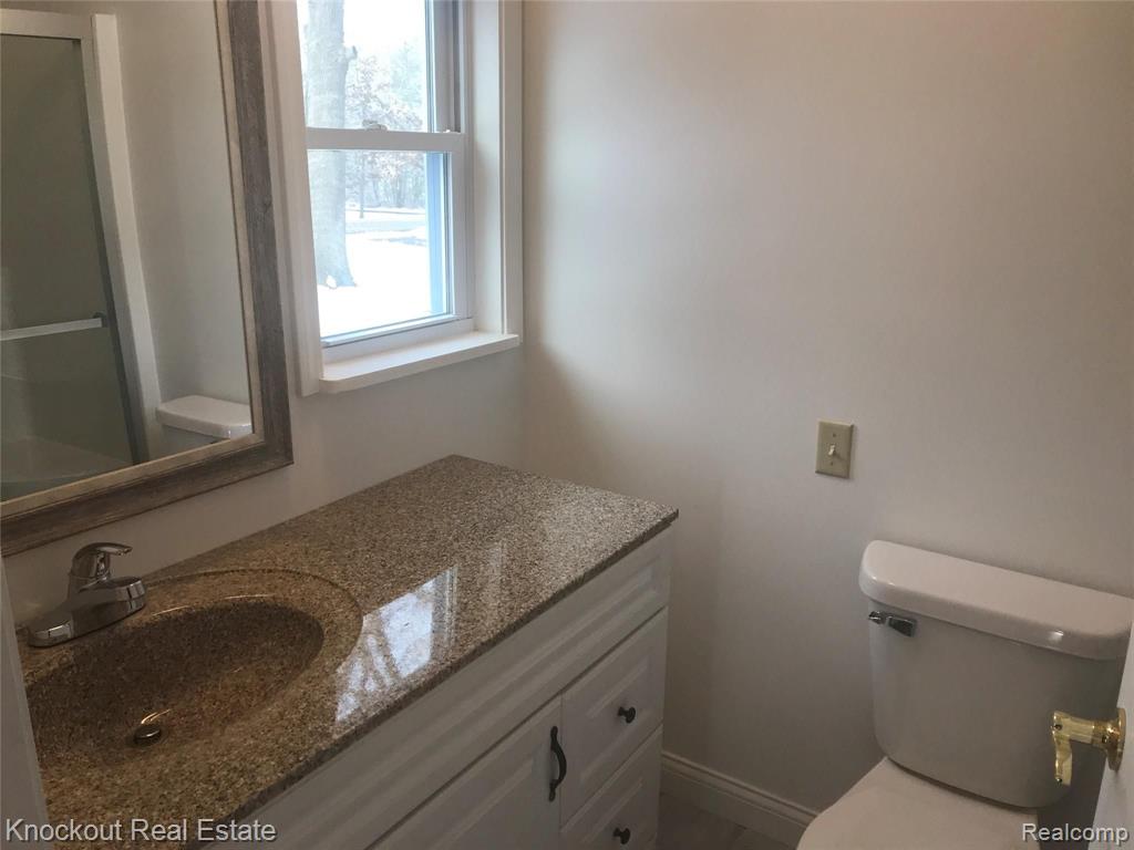 649 South 8 Mile Road Midland, MI 48640 - Photo 24 of 35