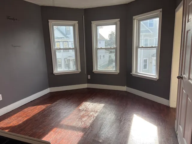 $2,100 | 363 Earle Street, Unit 2, New Bedford, MA 02746