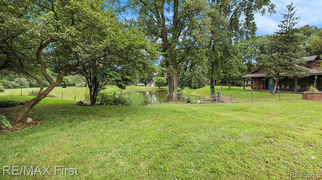 49435 Fairchild Road Macomb, MI 48042 - Photo 37 of 41