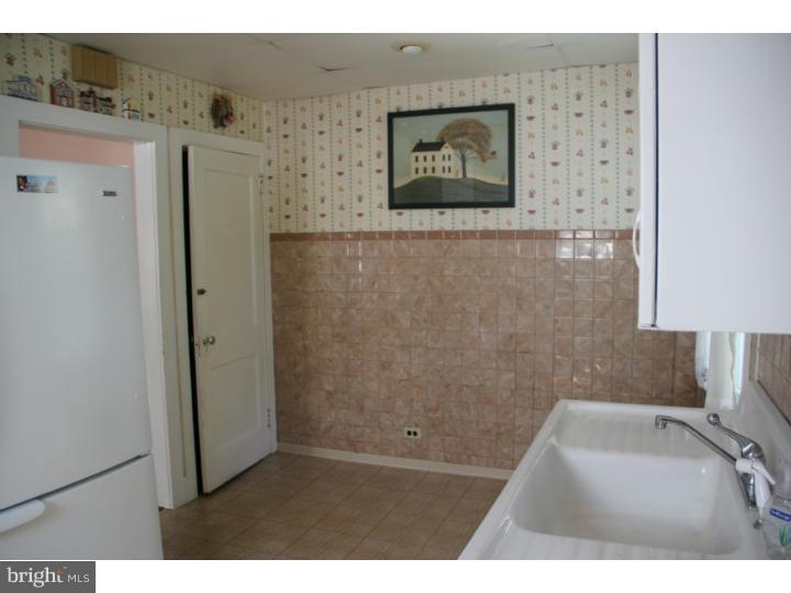 127 Kathmere Road Havertown, PA 19083 - Photo 8 of 16 Kitchen