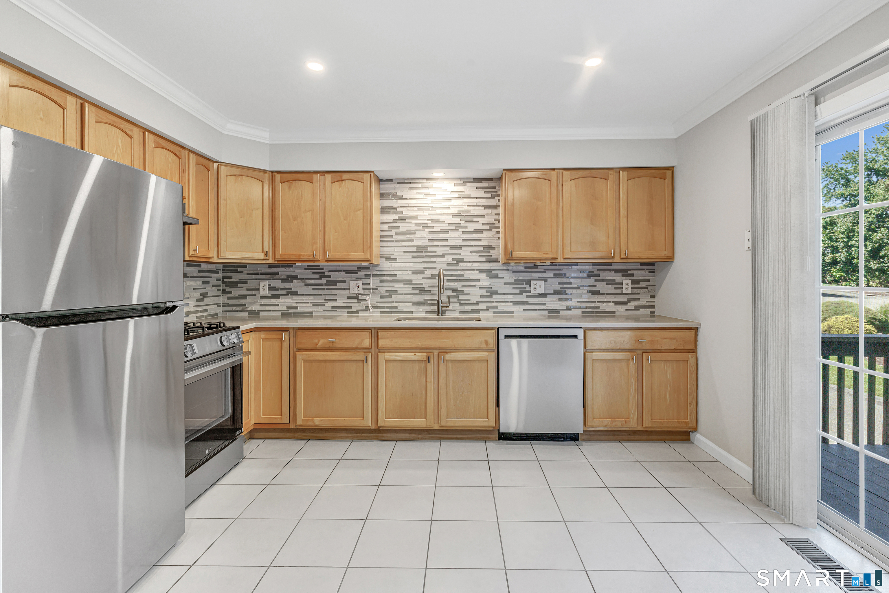 39 Coram Road, Unit 15 Shelton, CT 06484 - Photo 8 of 26 Gallery Image 8