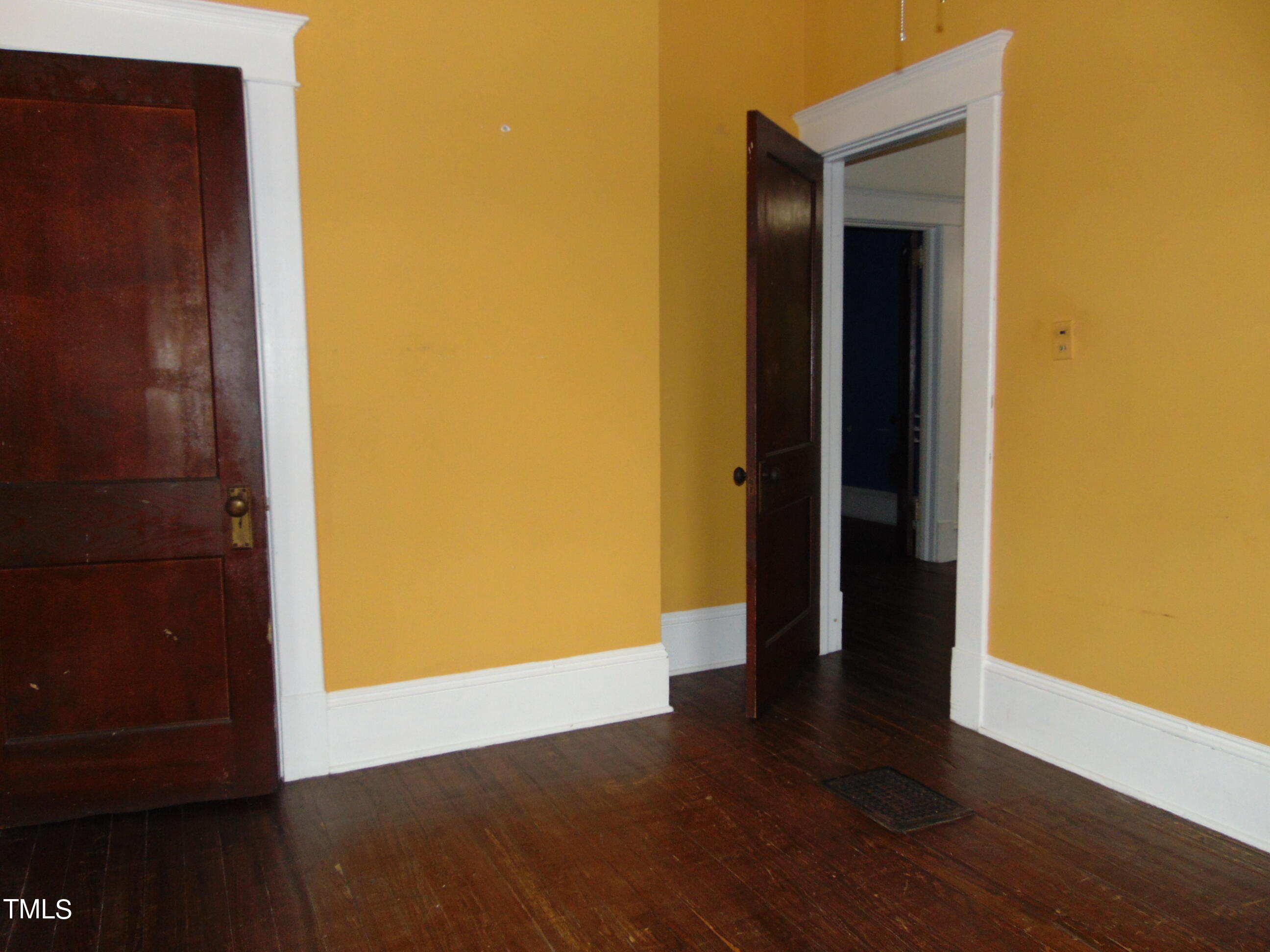 215 Woodburn Road Raleigh, NC 27605 - Photo 47 of 58 DSC02954