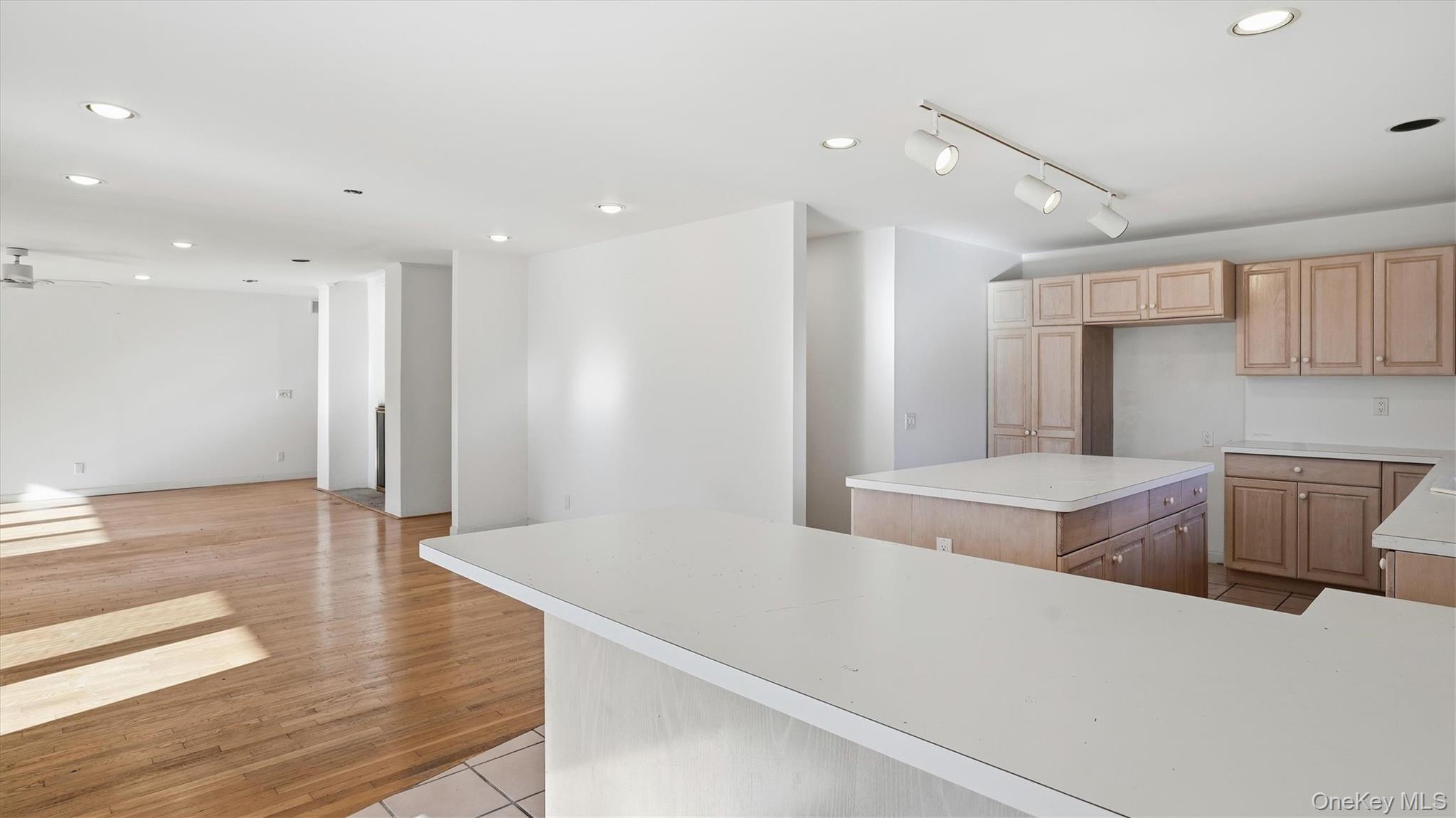 103 Middle Pond Road Southampton, NY 11968 - Photo 11 of 33