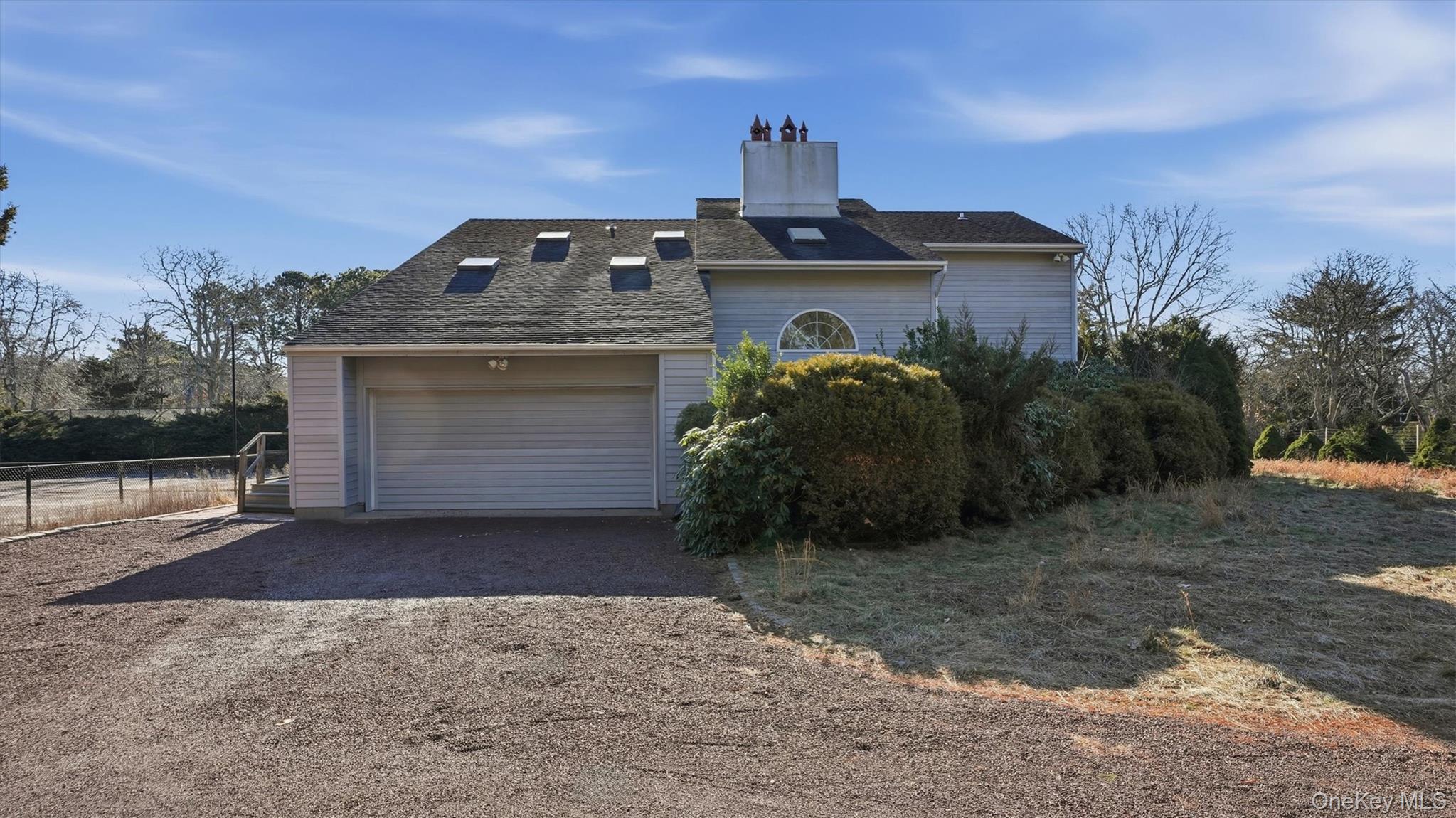 103 Middle Pond Road Southampton, NY 11968 - Photo 4 of 33