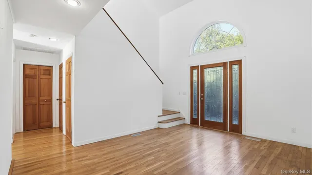 $2,095,000 | 103 Middle Pond Road, Southampton, NY 11968