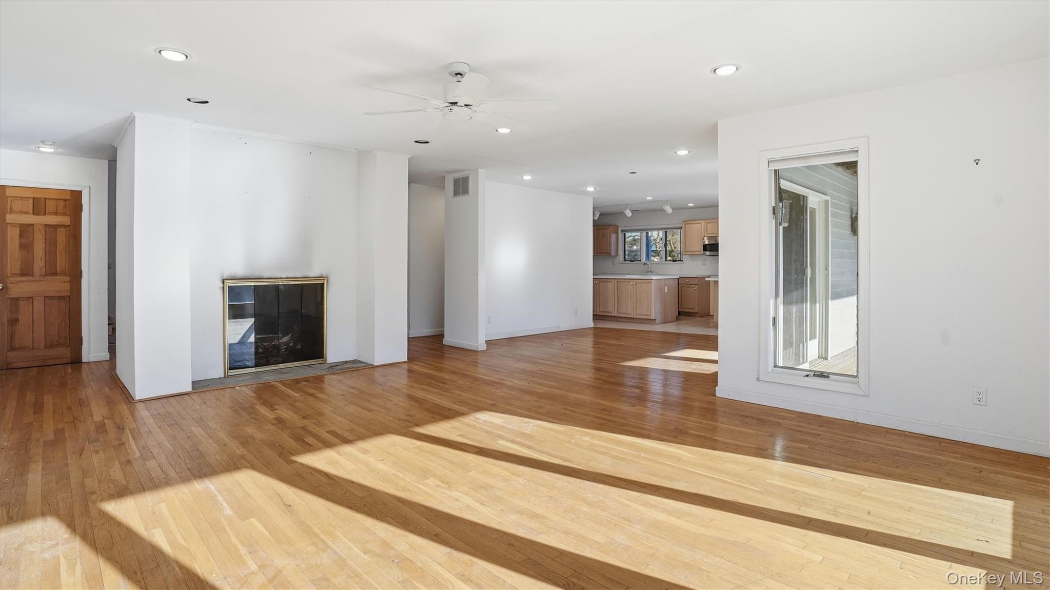 103 Middle Pond Road Southampton, NY 11968 - Photo 7 of 33