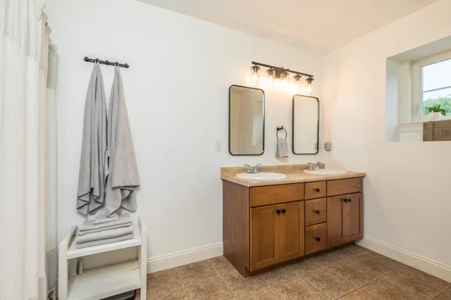 $4,500 | 6 Rocky Ridge Circle, Exeter, NH 03833