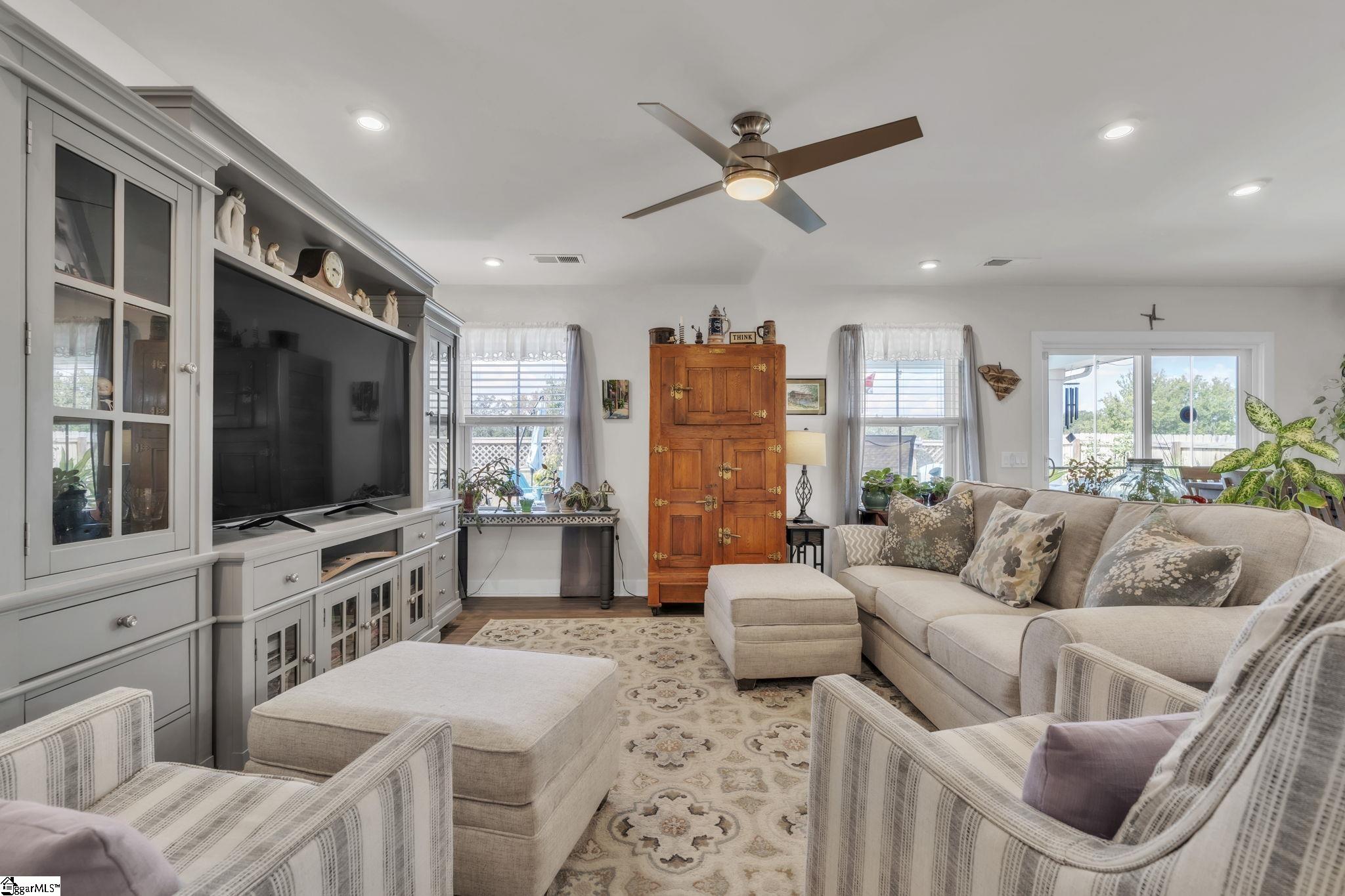 206 Bending Branch Road Greenville, SC 29605 - Photo 7 of 50 Gallery Image 7