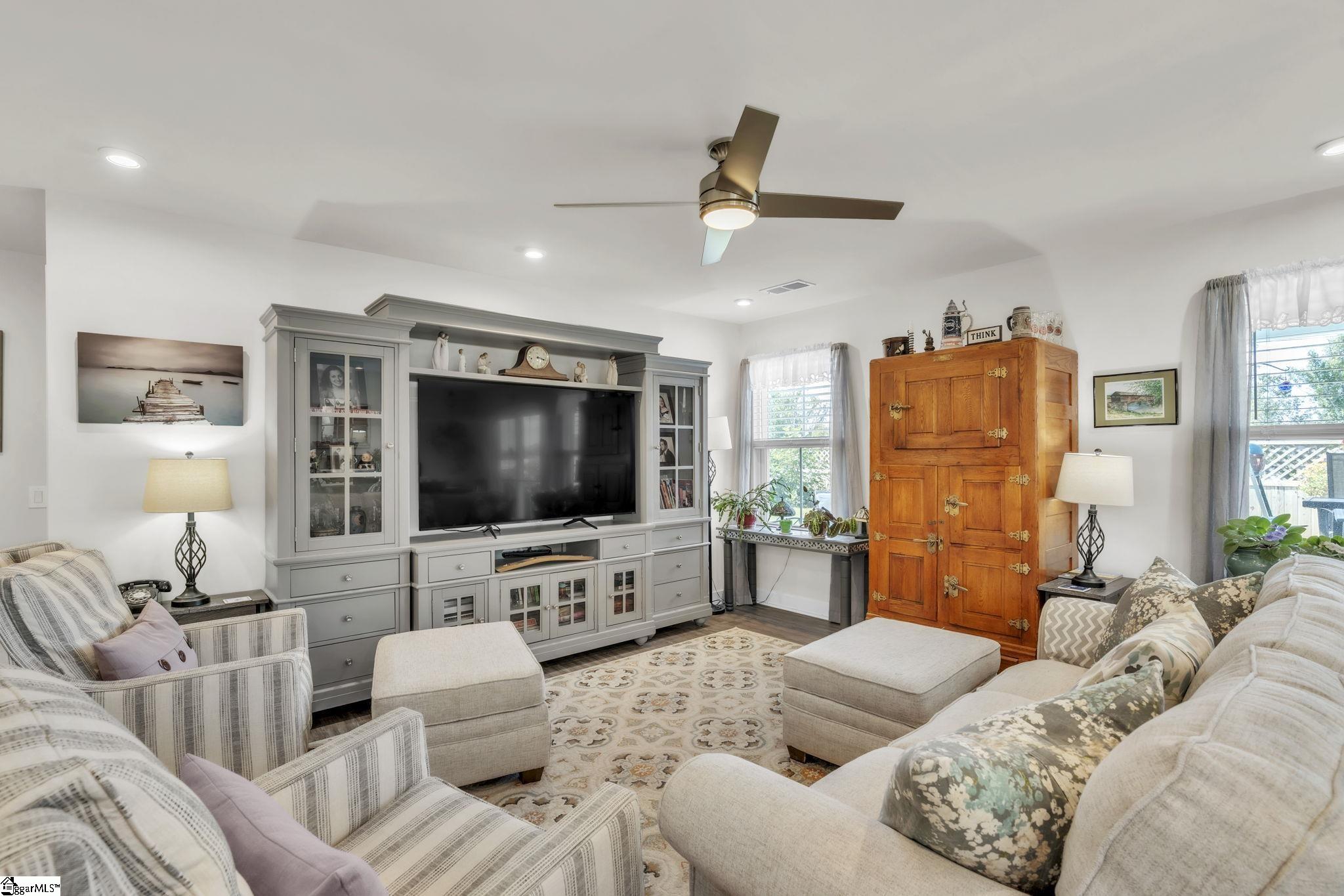 206 Bending Branch Road Greenville, SC 29605 - Photo 9 of 50 Gallery Image 9