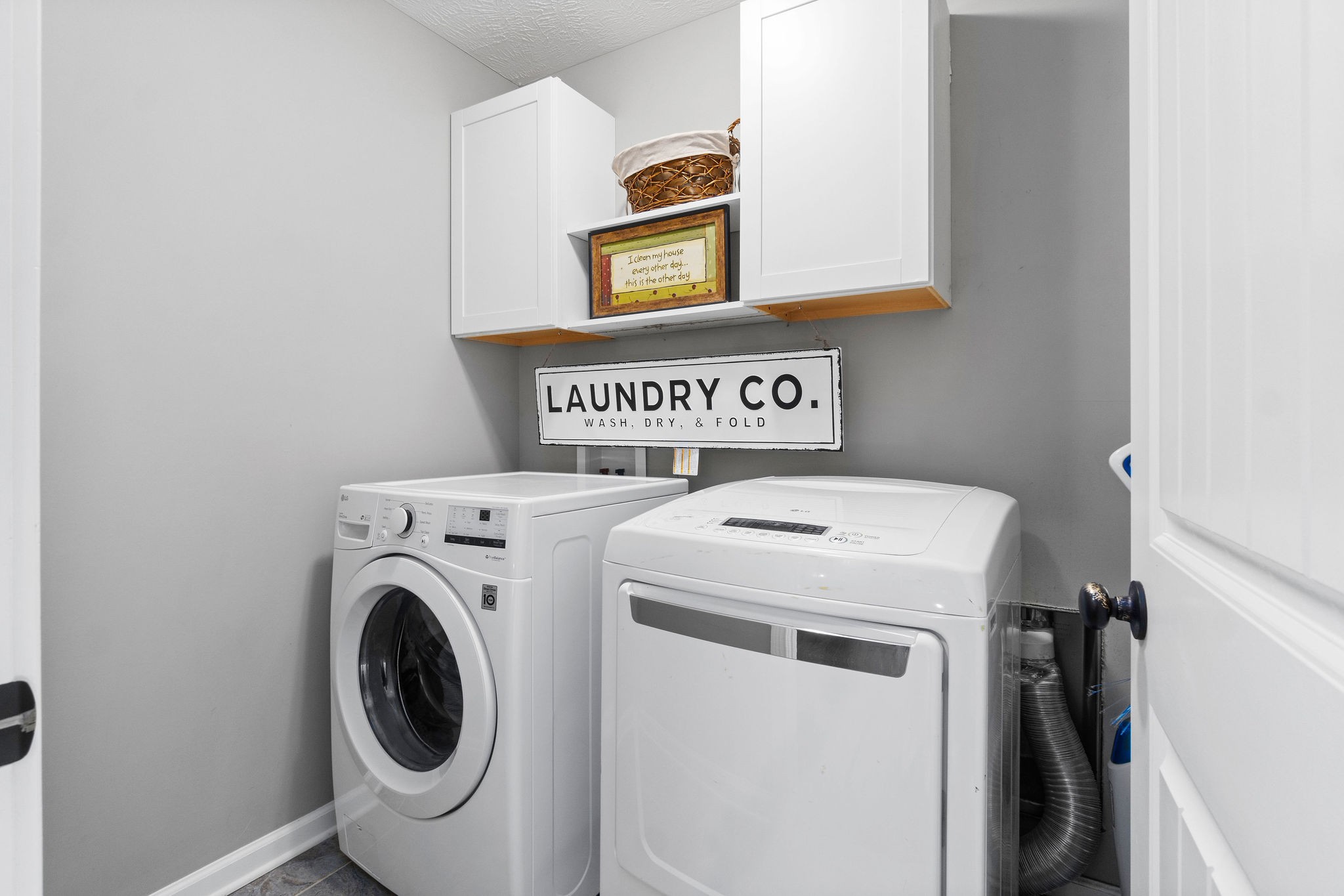 2344 River Road Clarksville, TN 37040 - Photo 23 of 37 a utility room with dryer and washer