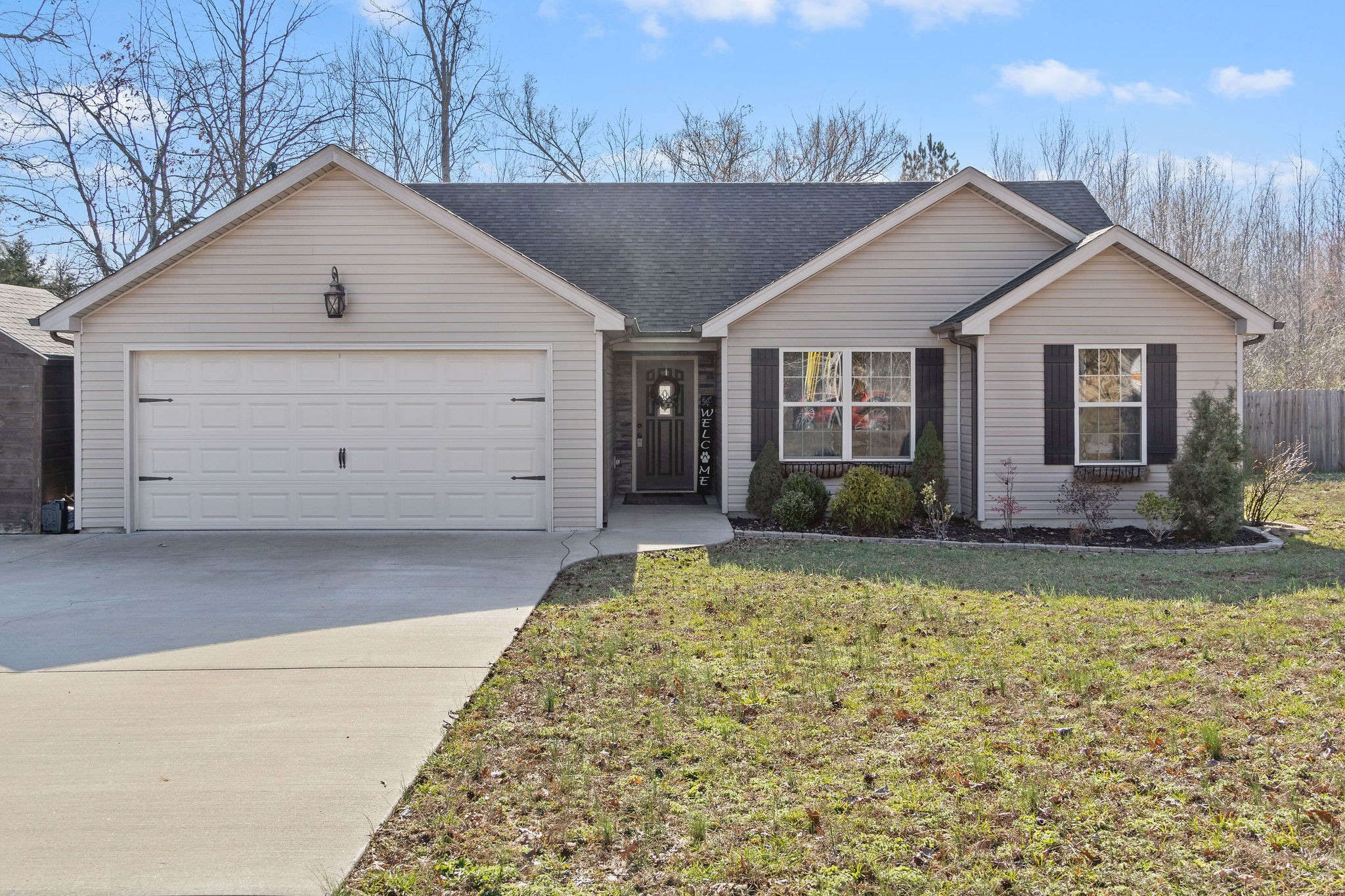 2344 River Road Clarksville, TN 37040 - Photo 4 of 37 a view of a house with a yard