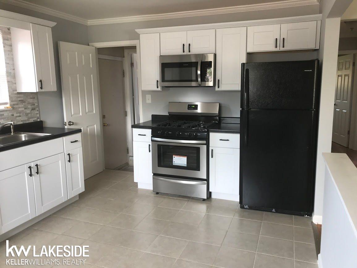 32335 Ruehle Avenue Warren, MI 48093 - Photo 6 of 24