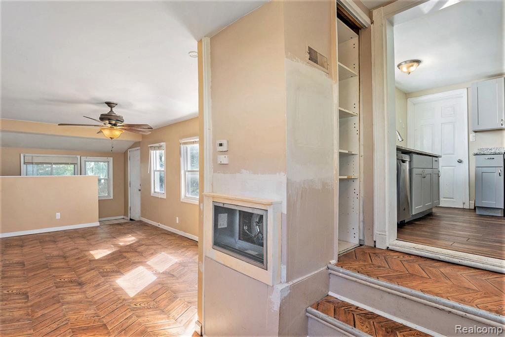 3067 South Adams Road Rochester, MI 48309 - Photo 13 of 33