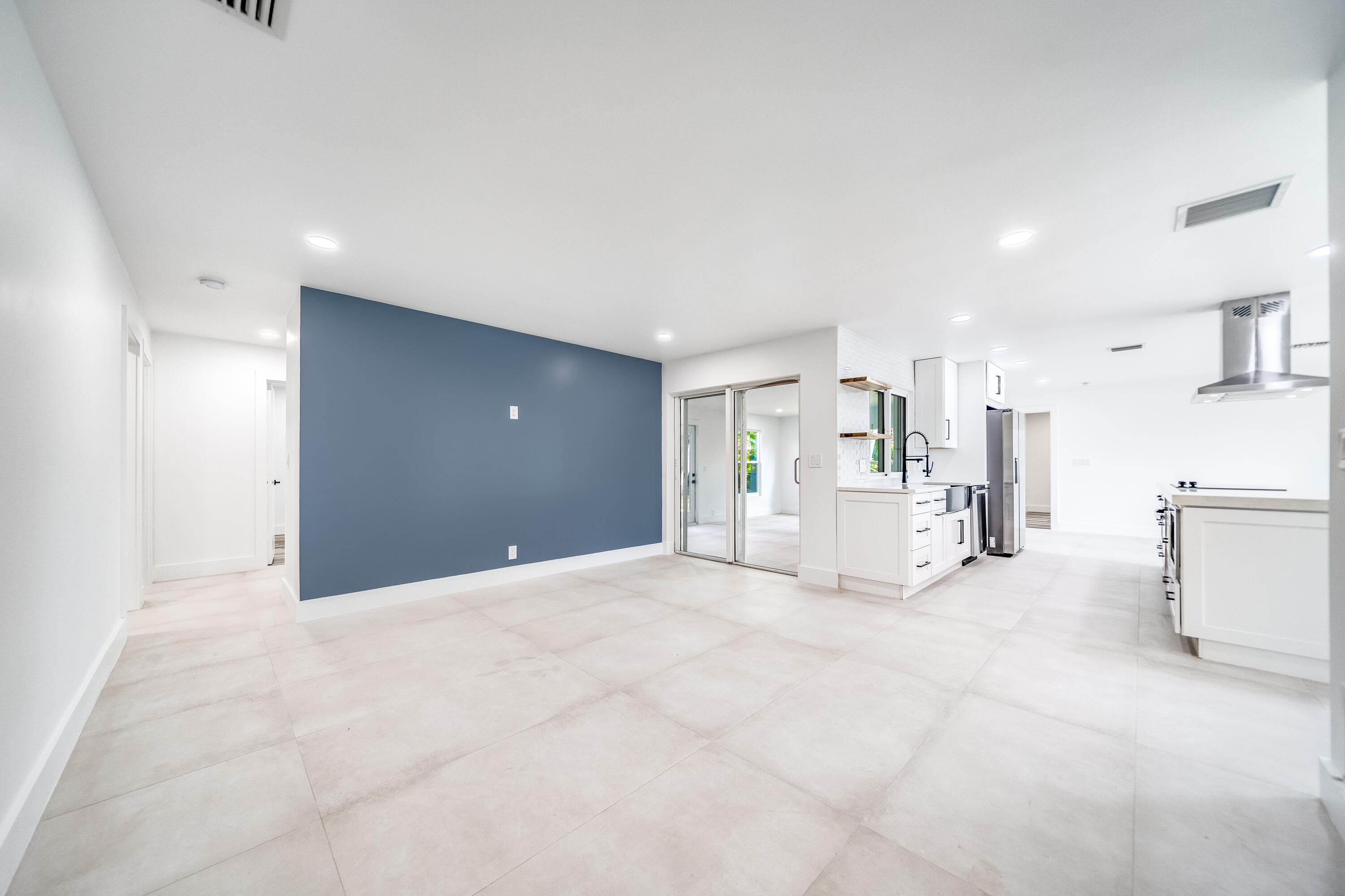 4641 Northwest 5th Lane Boca Raton, FL 33431 - Photo 4 of 35 Dining Room/Kitchen