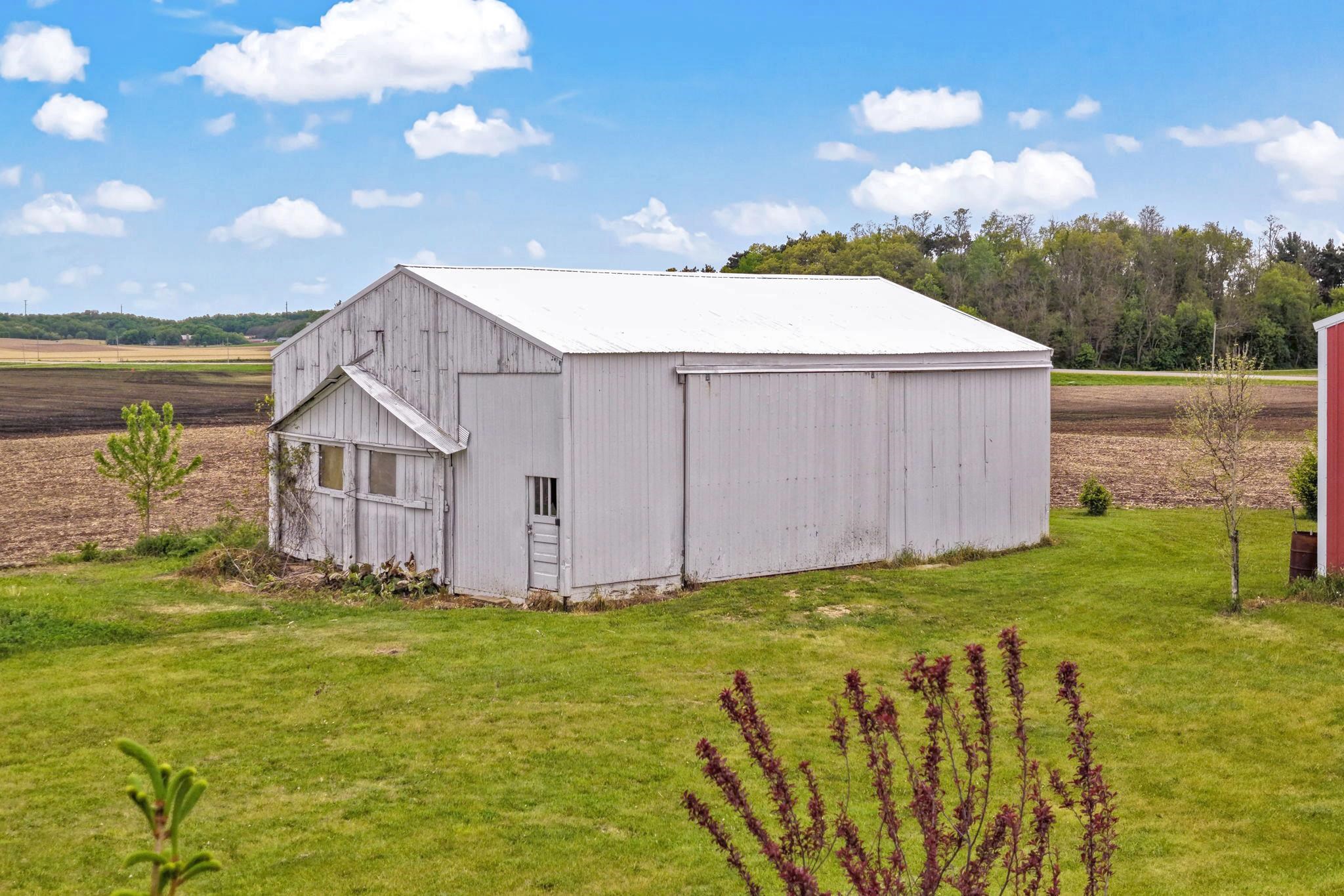 8349 West Mineral Point Road Cross Plains, WI 53528 - Photo 19 of 36