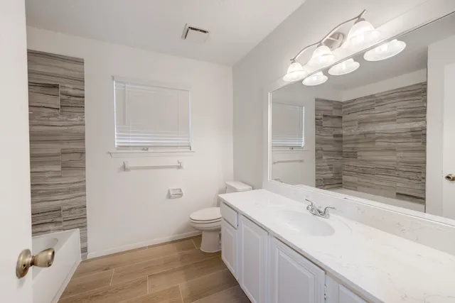 $2,500 | 42 North Timber Top Drive, The Woodlands, TX 77380