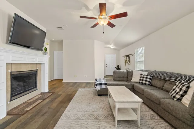 $1,875 | 718 Sugar Brook Drive, Temple, TX 76502