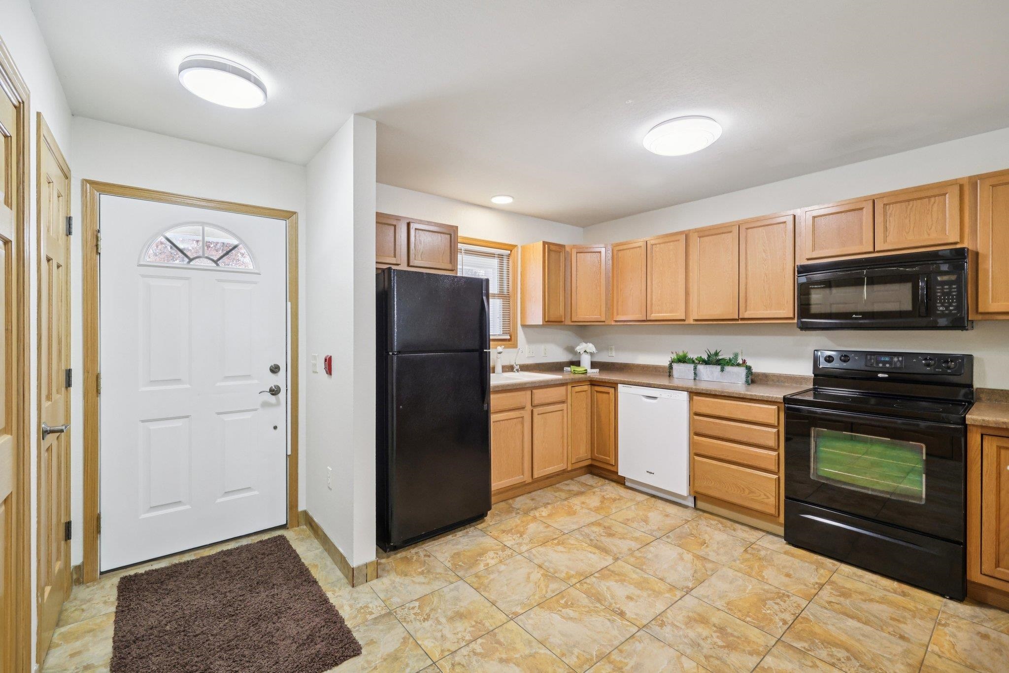 N2860 Trevor, Unit 6 Lodi, WI 53555 - Photo 3 of 34