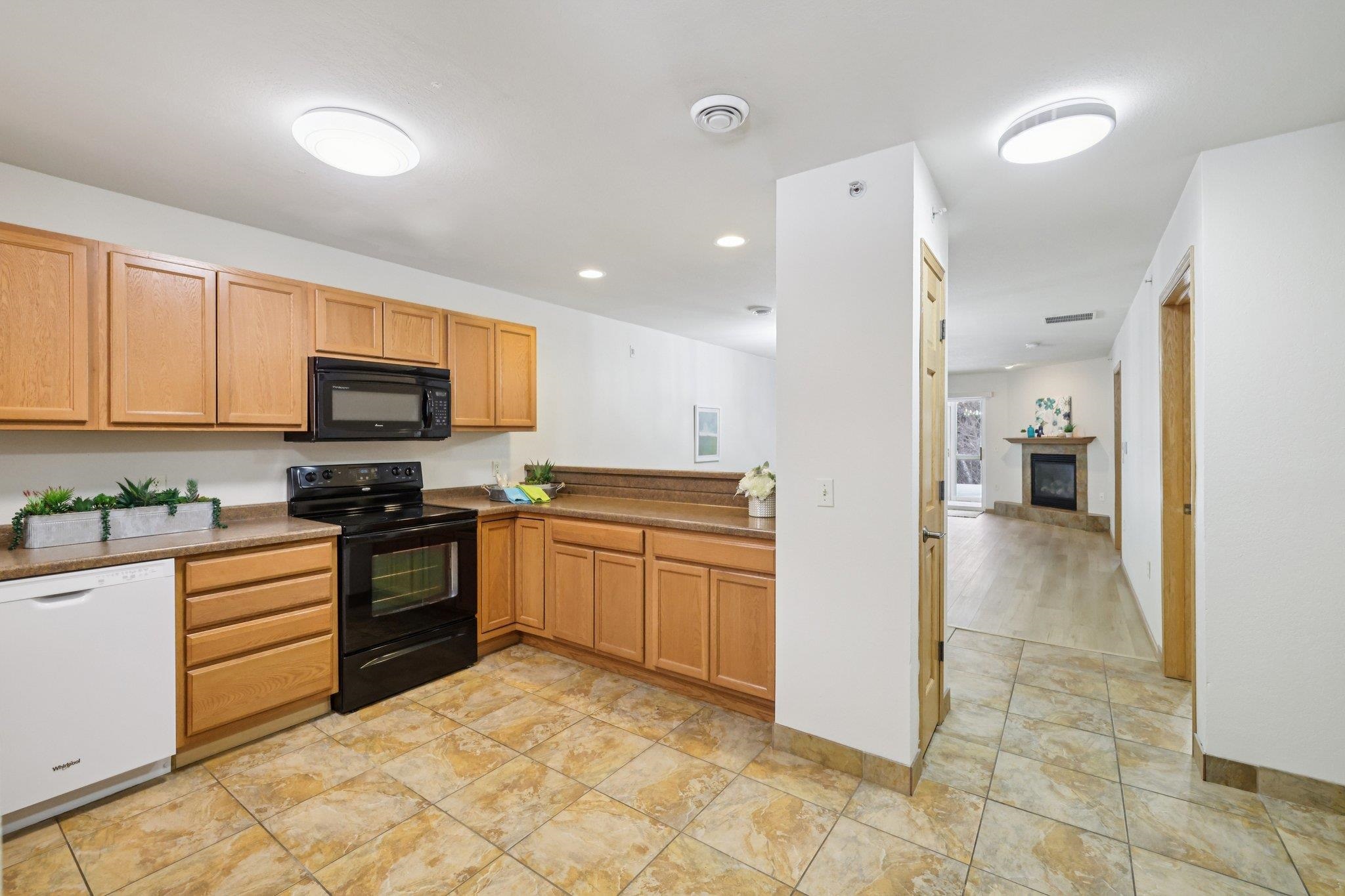 N2860 Trevor, Unit 6 Lodi, WI 53555 - Photo 4 of 34