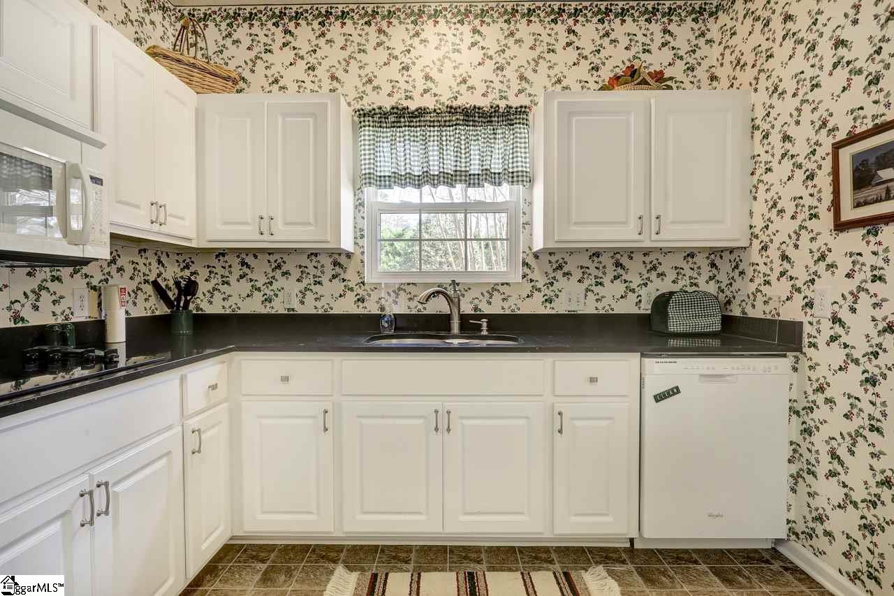 302 Burning Tree Road Anderson, SC 29621 - Photo 8 of 36 Gallery Image 8