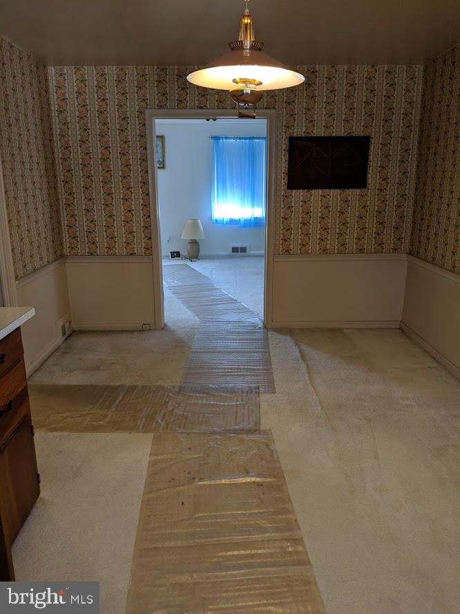 1800 Burnwood Road Baltimore, MD 21239 - Photo 12 of 27 Dining room