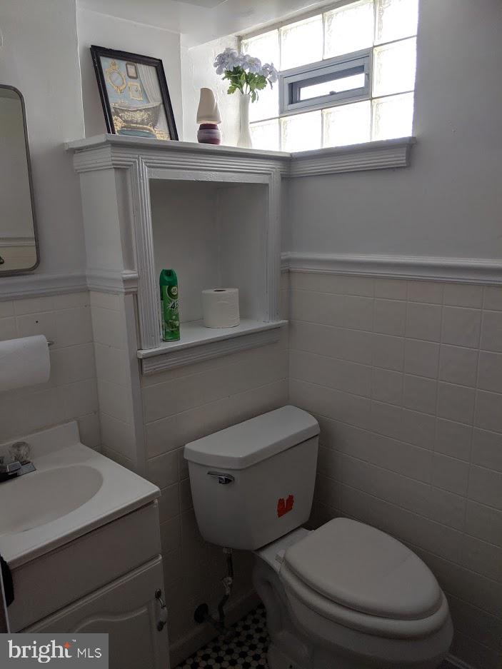 1800 Burnwood Road Baltimore, MD 21239 - Photo 21 of 27 1 and a half bath