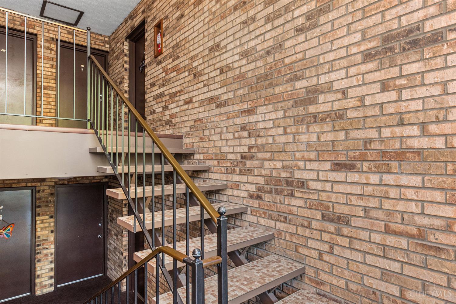 537 Davis Road, Unit 10 Cincinnati, OH 45255 - Photo 6 of 35 Gallery Image 6
