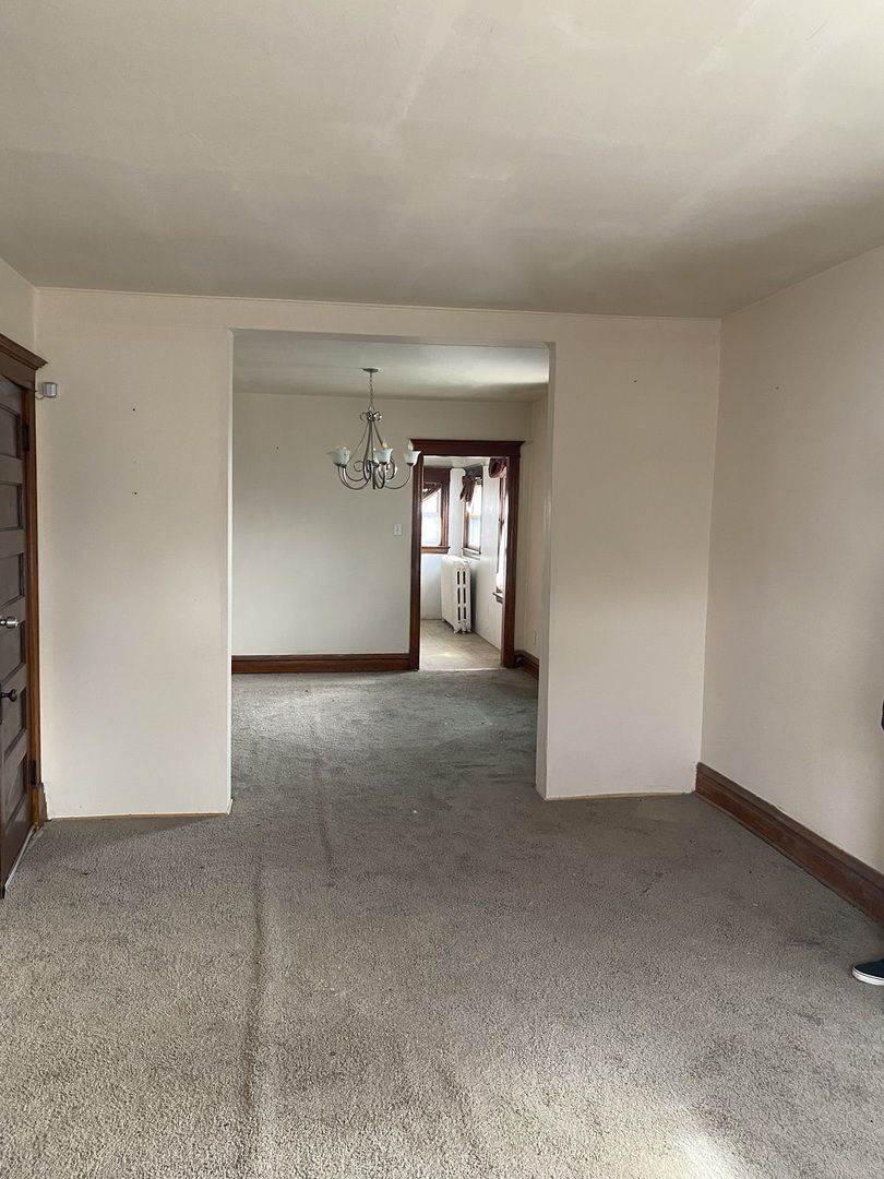 6549 South Bishop Street Chicago, IL 60636 - Photo 5 of 18 a view of an empty room and window