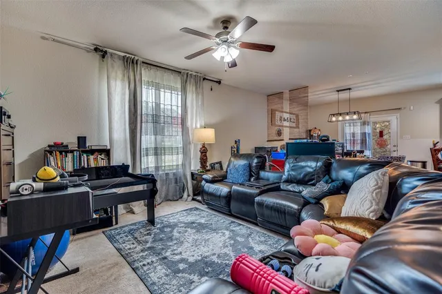 $299,990 | 3405 Oceanview Drive, Denton, TX 76208