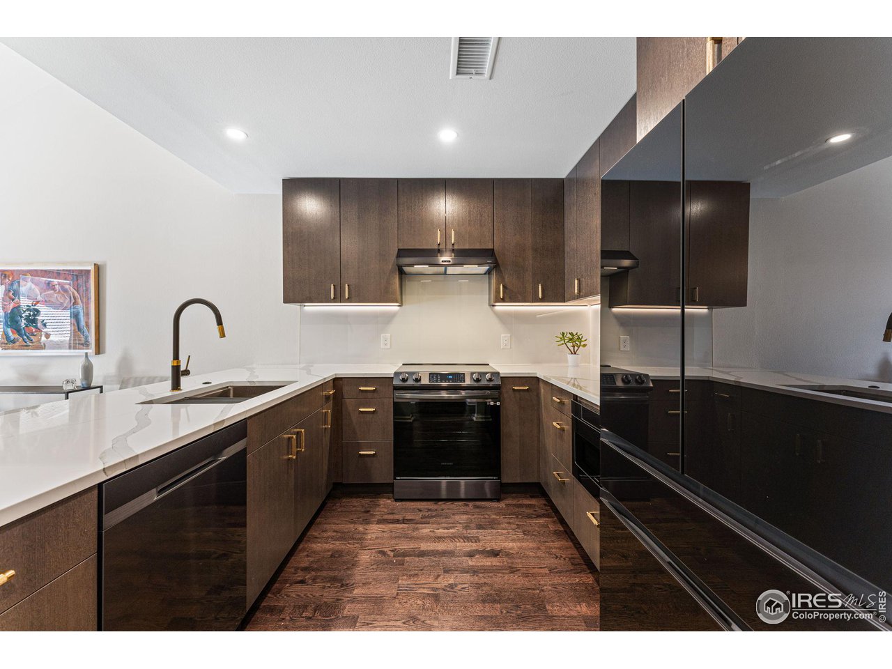 4475 Laguna Place, Unit 309 Boulder, CO 80303 - Photo 6 of 38 Modern kitchen