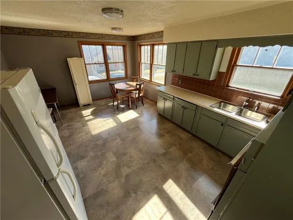 $189,900 | 5518 Karrasch Street, St. Joseph, MO 64505