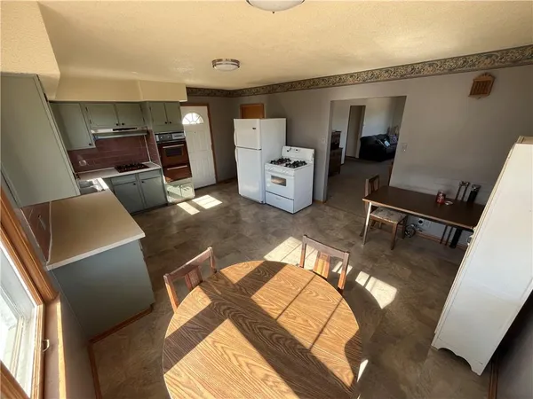 $189,900 | 5518 Karrasch Street, St. Joseph, MO 64505