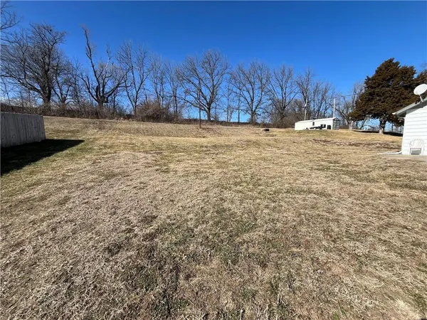 $189,900 | 5518 Karrasch Street, St. Joseph, MO 64505