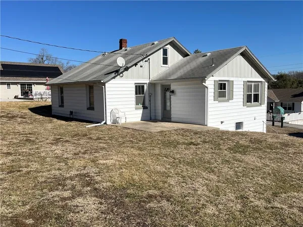 $189,900 | 5518 Karrasch Street, St. Joseph, MO 64505