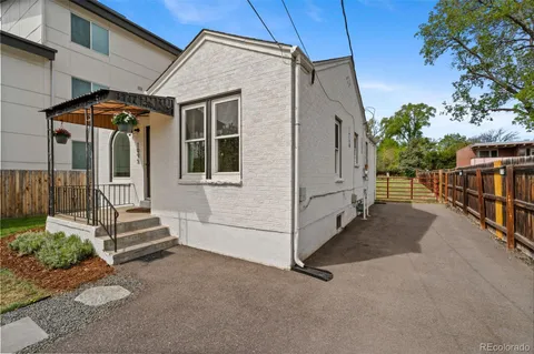 $575,000 | 1095 Carr Street, Lakewood, CO 80214
