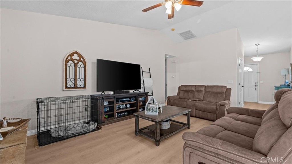 15535 Erie Road Apple Valley, CA 92307 - Photo 5 of 34