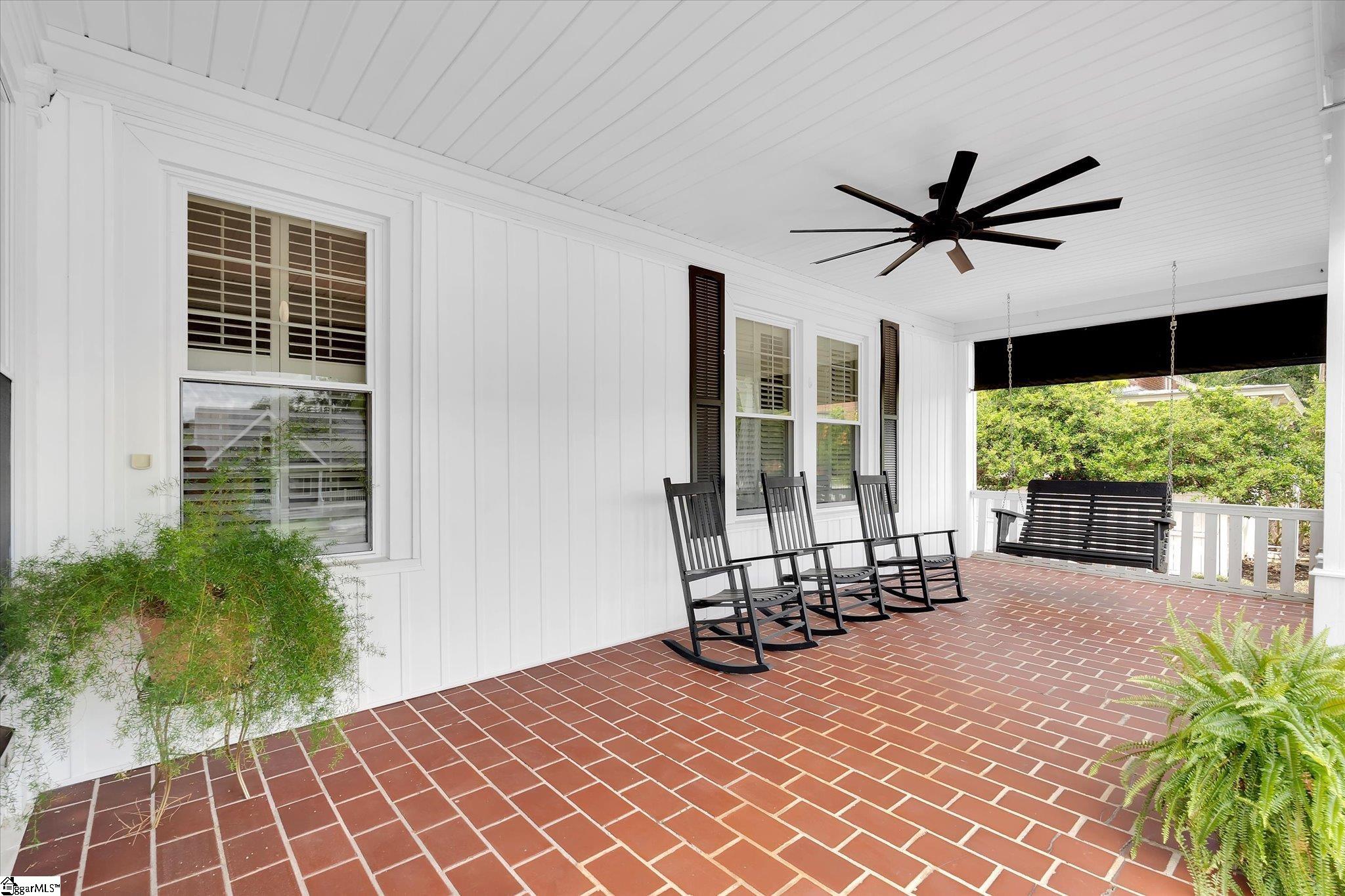 602 South Broad Street Clinton, SC 29325 - Photo 4 of 50