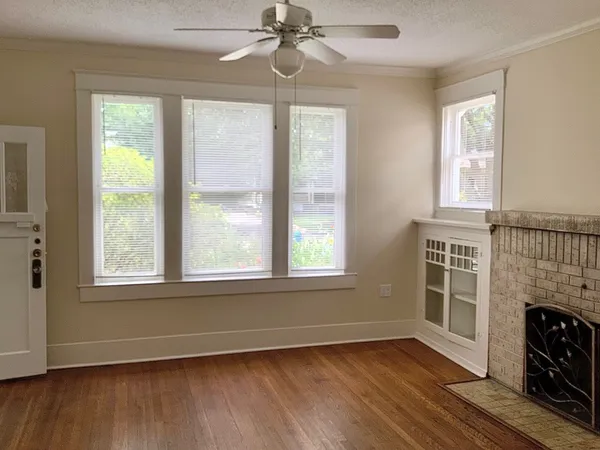 $2,700 | 1322 Harvard Street, Houston, TX 77008