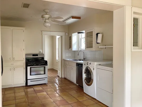 $2,700 | 1322 Harvard Street, Houston, TX 77008