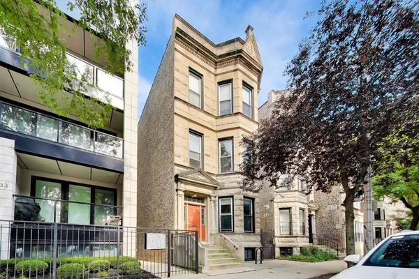 $2,460 | 1037 South Racine Avenue, Unit 1F, Chicago, IL 60607