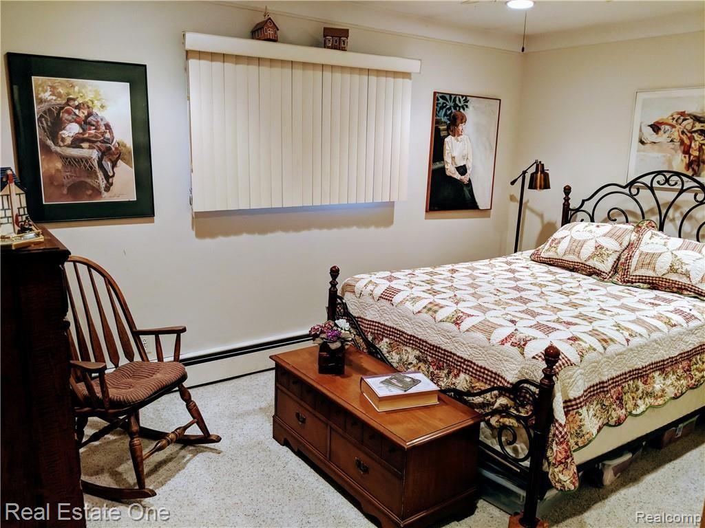 1249 Green Ridge Road Rochester Hills, MI 48309 - Photo 27 of 38