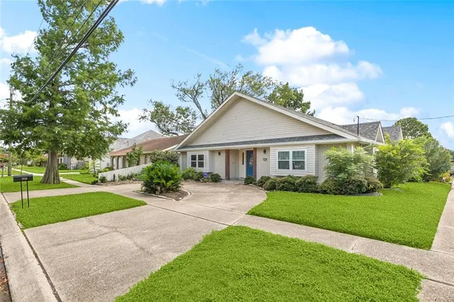 $575,000 | 1918 Houma Boulevard, Metairie, LA 70001