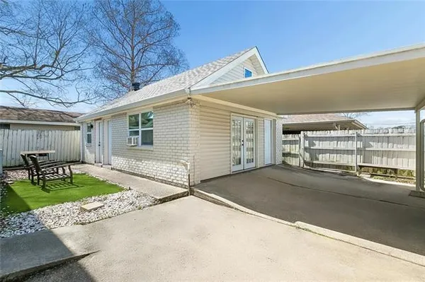 $525,000 | 1918 Houma Boulevard, Metairie, LA 70001