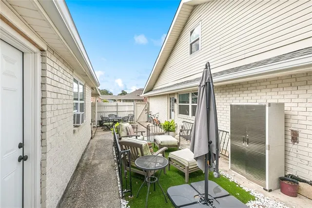 $575,000 | 1918 Houma Boulevard, Metairie, LA 70001