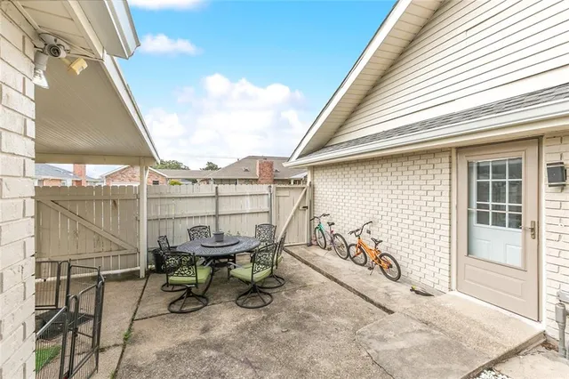 $575,000 | 1918 Houma Boulevard, Metairie, LA 70001