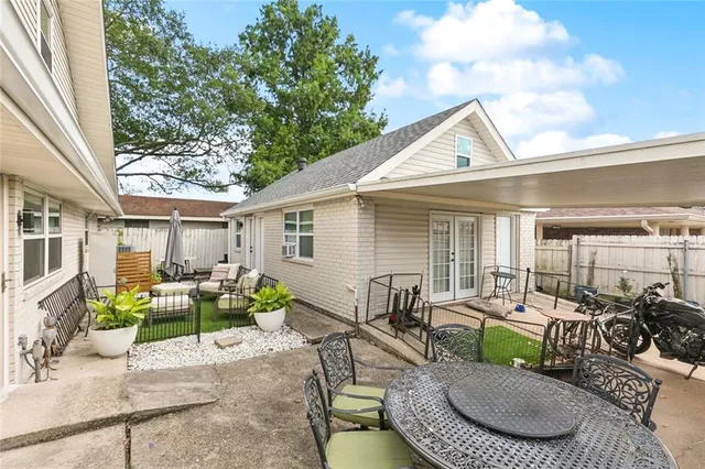 $575,000 | 1918 Houma Boulevard, Metairie, LA 70001